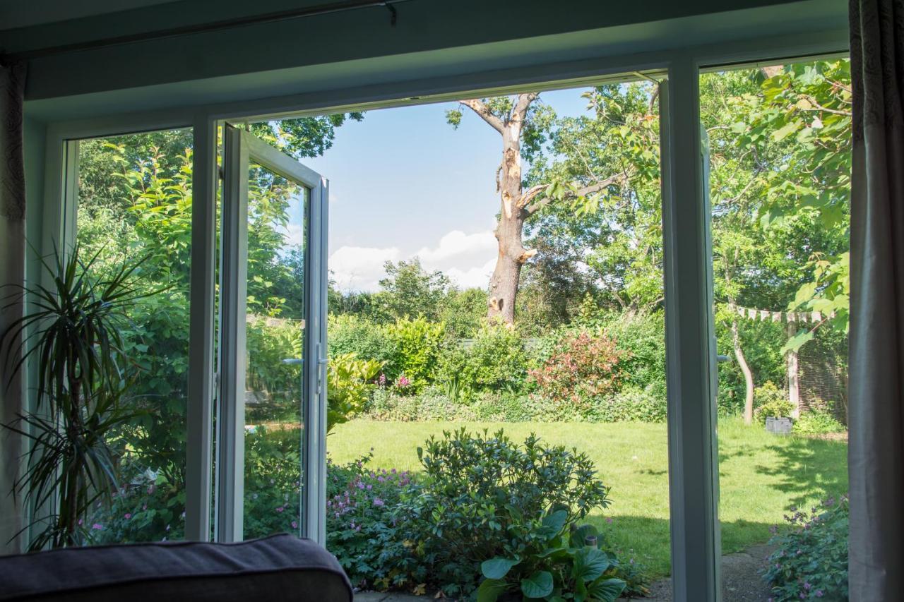 Luxury Self Catering With Cosy Cabin & Sauna In Colchester Bagian luar foto